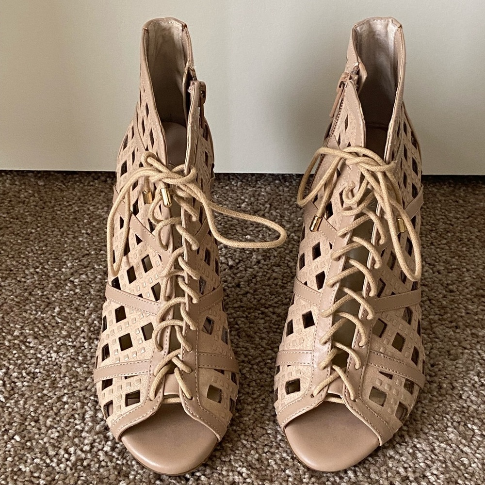 Never worn Giani Bini shoes size 5.5.